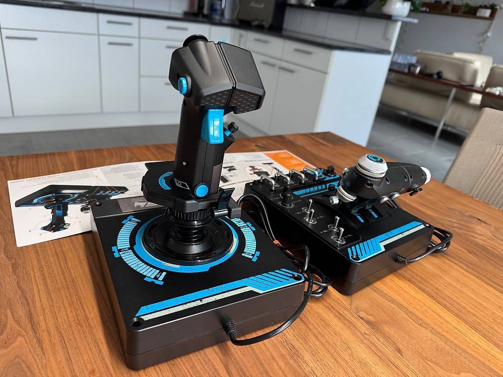 Saitek Controller: Saitek X56 rhino H.O.T.A.S – Usato da Wetzikon ZH venduto da  2