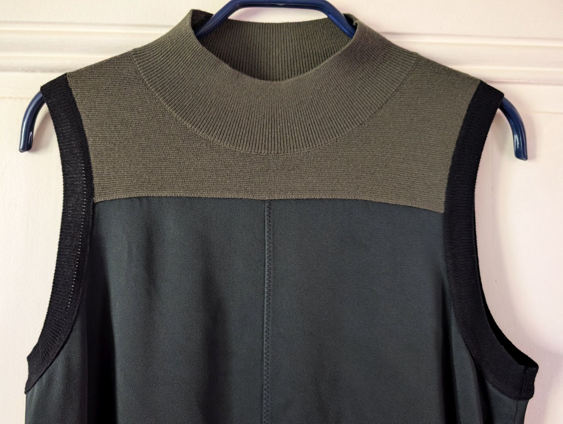 Vestiti: RAG & BONE : Robe raffinée, minimalisme chic, noir-kaki, S-M – Nuovo (secondo la descrizione) da Petit-Lancy venduto da lilycerise 1