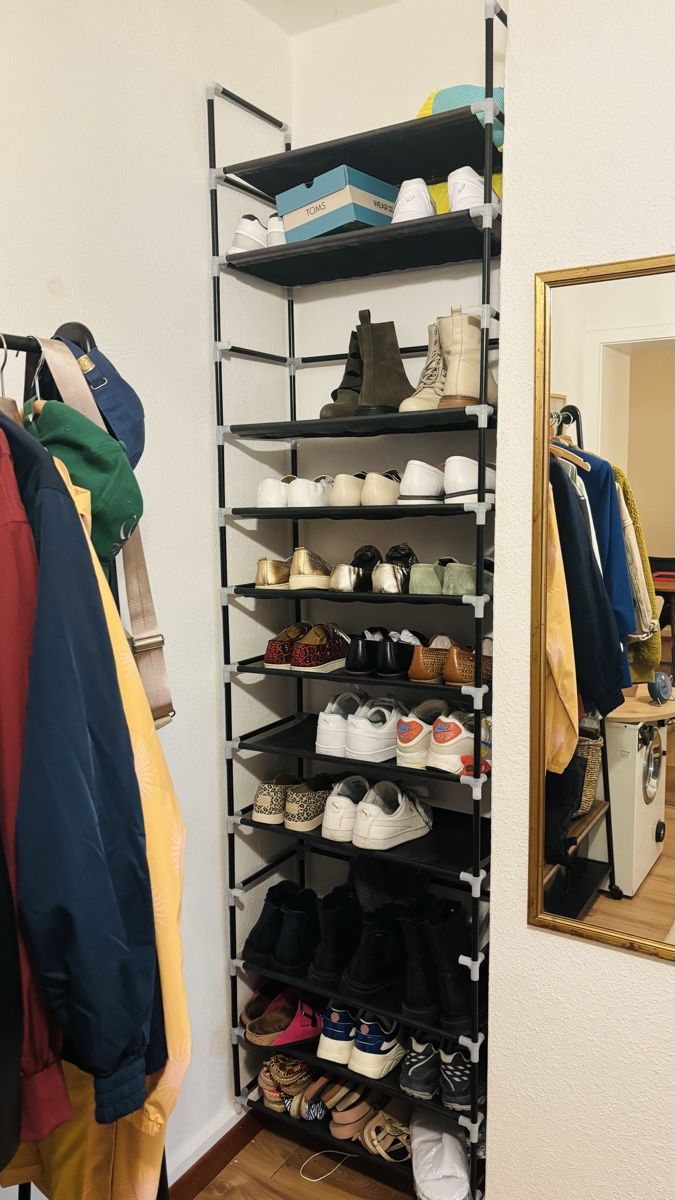 Scaffali: Flexibles Schuhregal – Usato da Zürich venduto da EnikoDrum