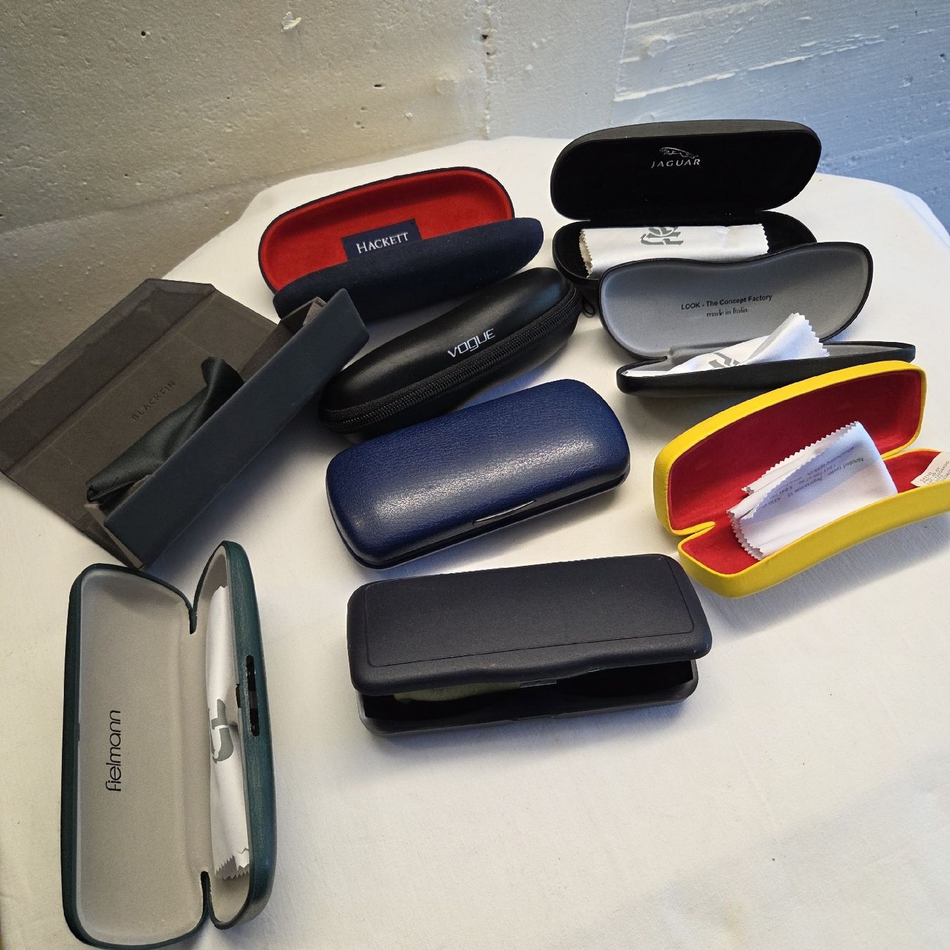 Sonstige Kleidung & Accessoires: Brillenetuis Konvolut – Gebraucht aus Stans von Ducati16 1