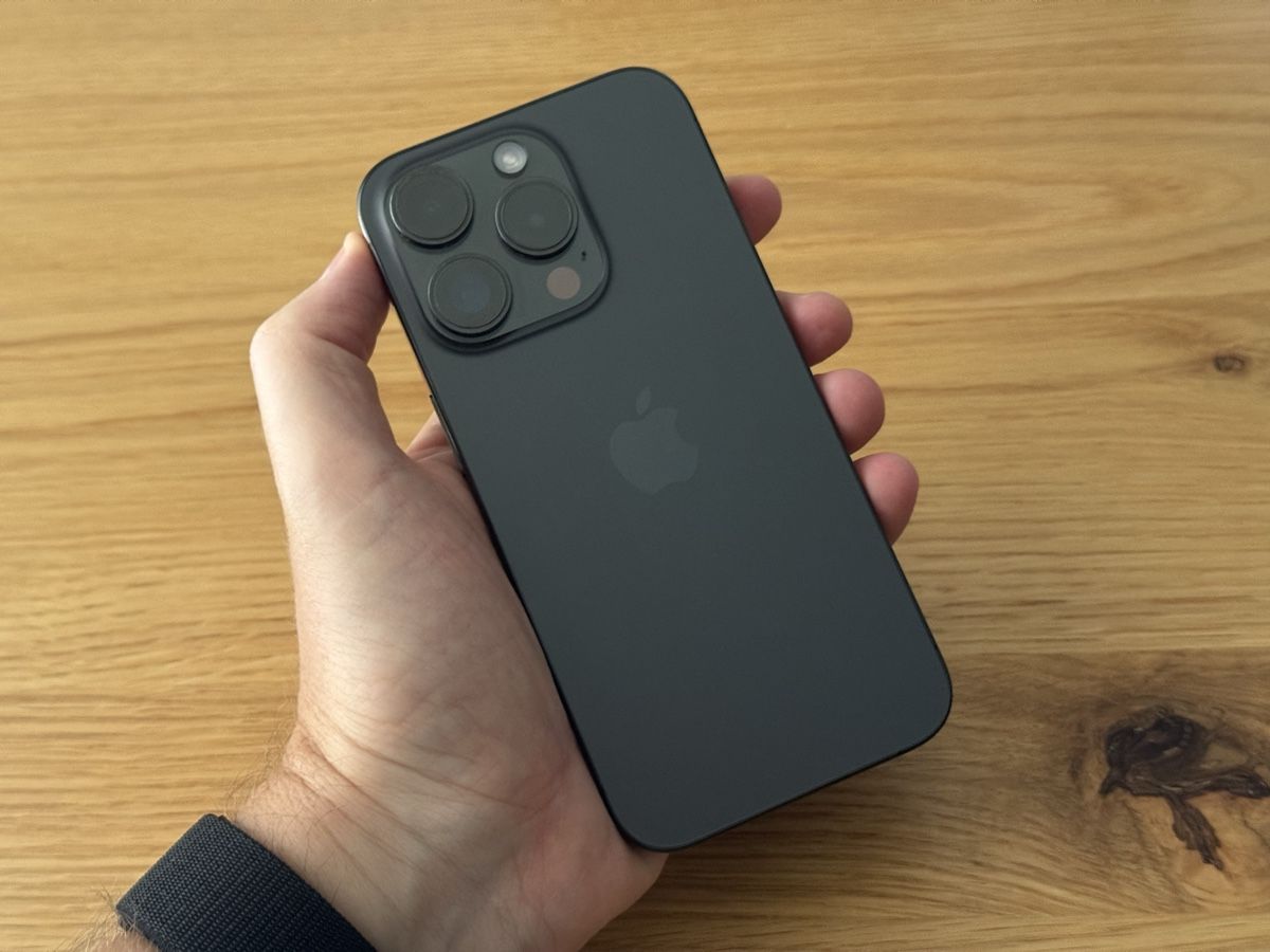Apple Telefoni cellulari / Smartphones: iPhone 15 Pro 256 GB Schwarz – Nuovo (secondo la descrizione) da Dintikon venduto da iPhibse 1