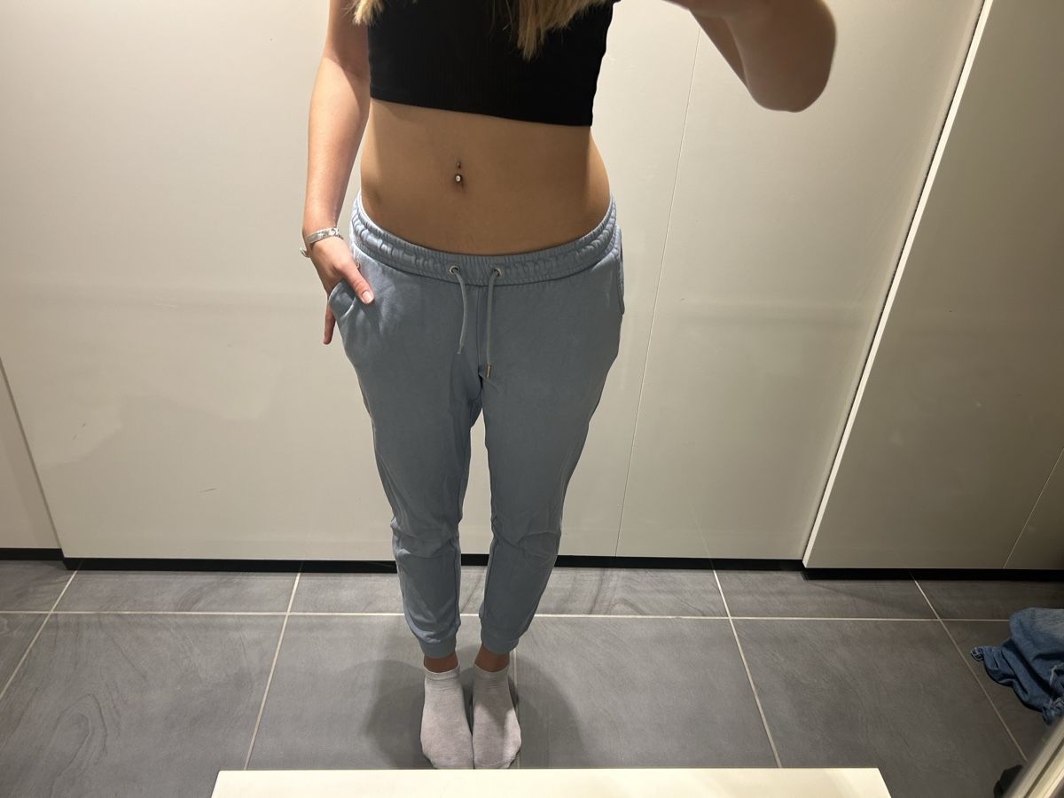 C&A Pantaloni: Damen Jogginghose  – Usato da Niederurnen venduto da hee_s95t