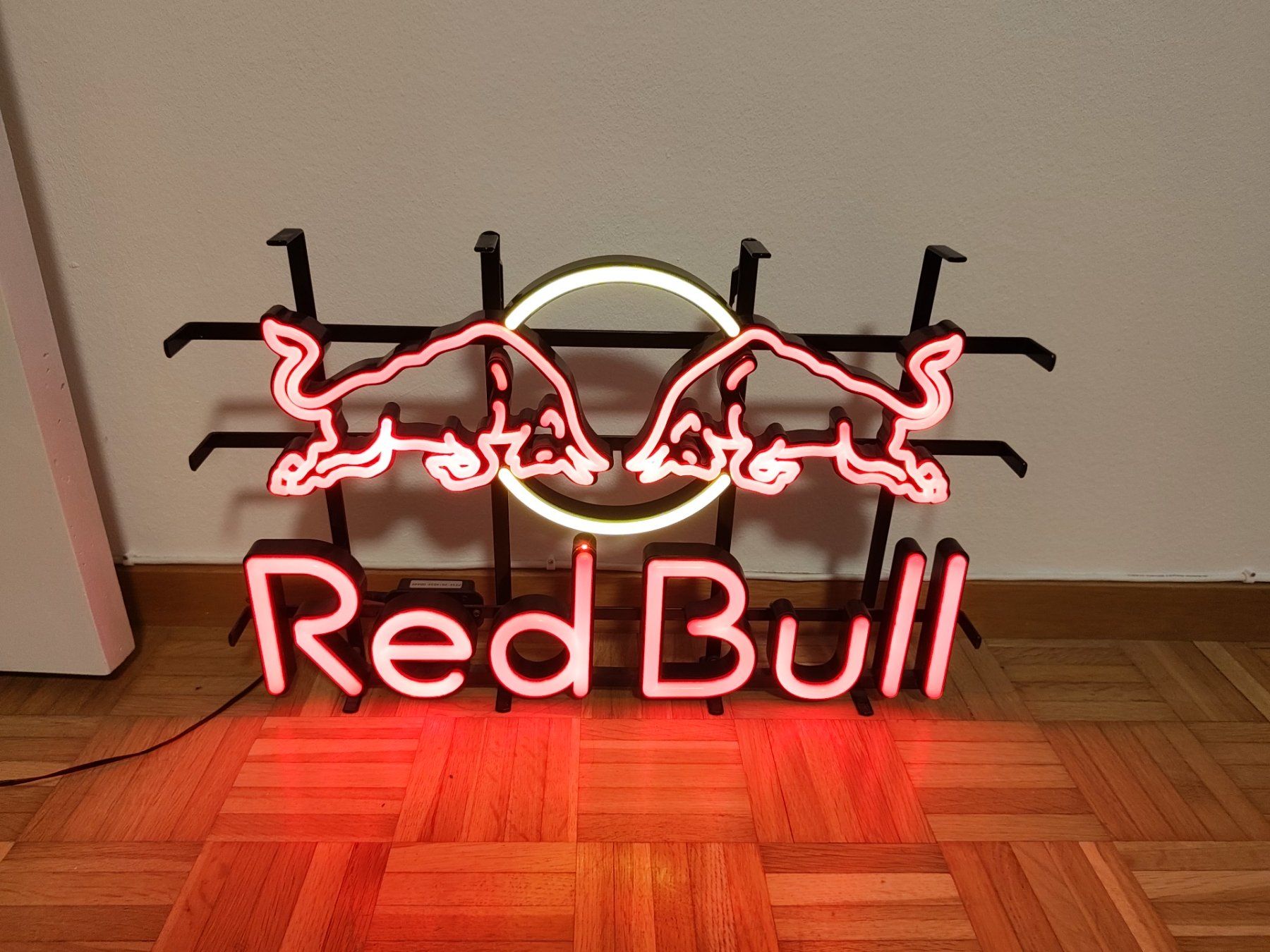 Lampade: Red Bull Neon Leuchtreklame – Usato da Bäch SZ venduto da BirdyTheBird