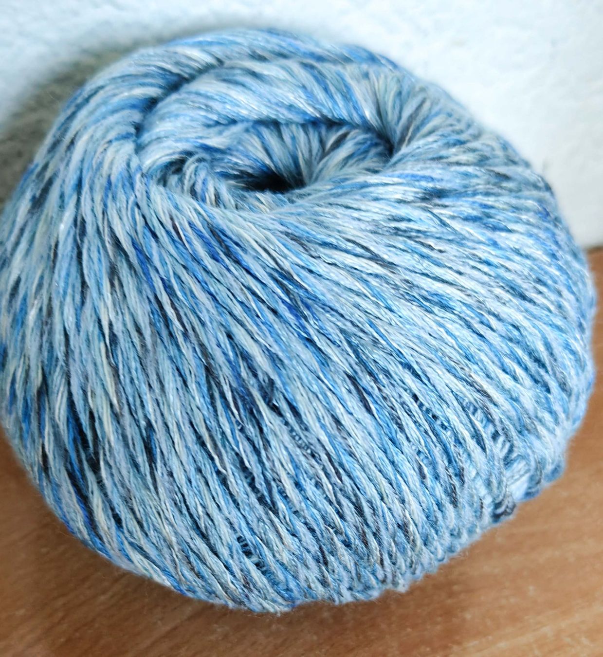 Wolle: 50 g Unikatgarn hellblau – Neu und originalverpackt aus Basel von Sweet-Yarns01