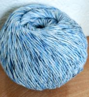 50 g Unikatgarn hellblau