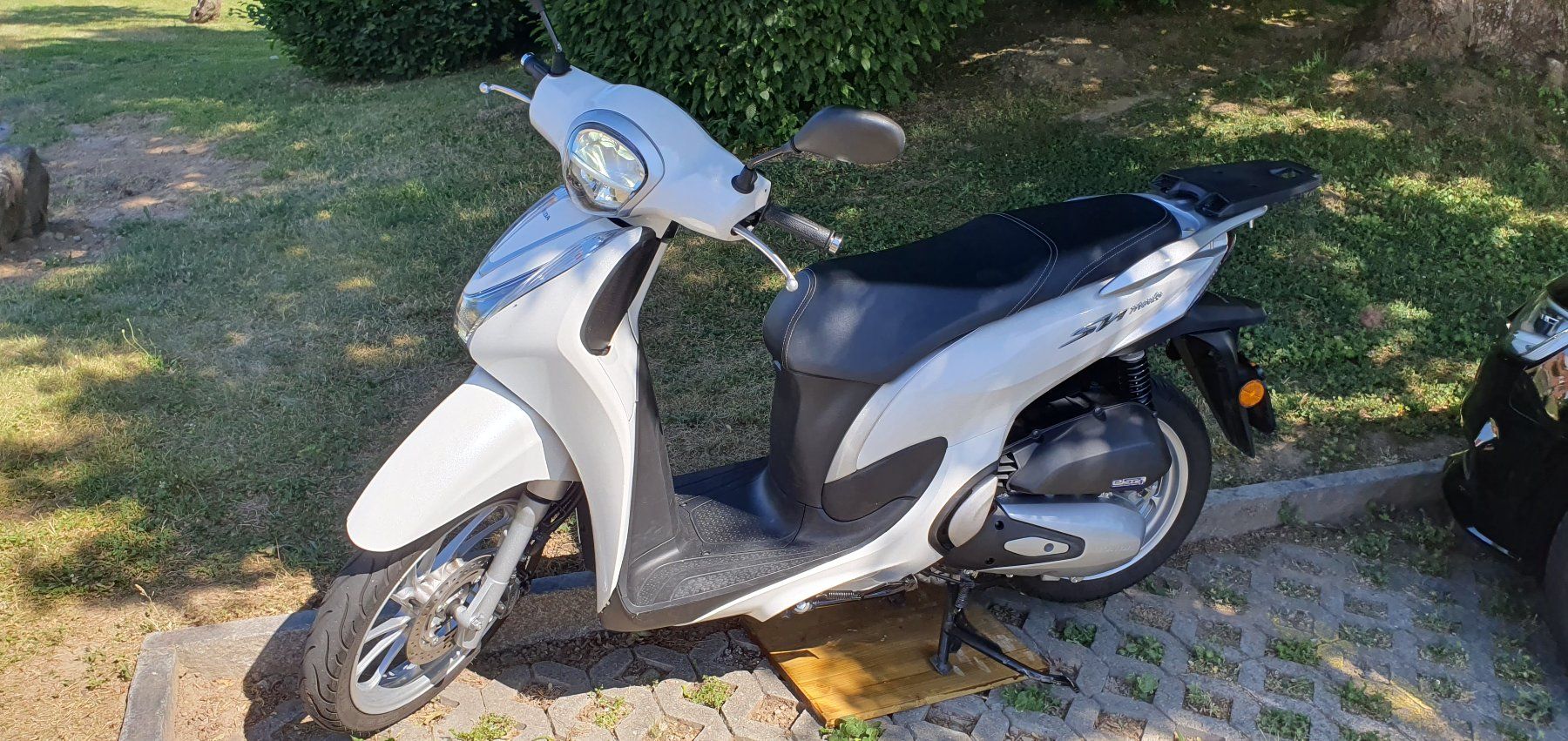 Honda Scooters: Honda sh 125 Mode - Jahrgang 2023 - 7200 km – Gebraucht aus Volketswil von tbs.tobler