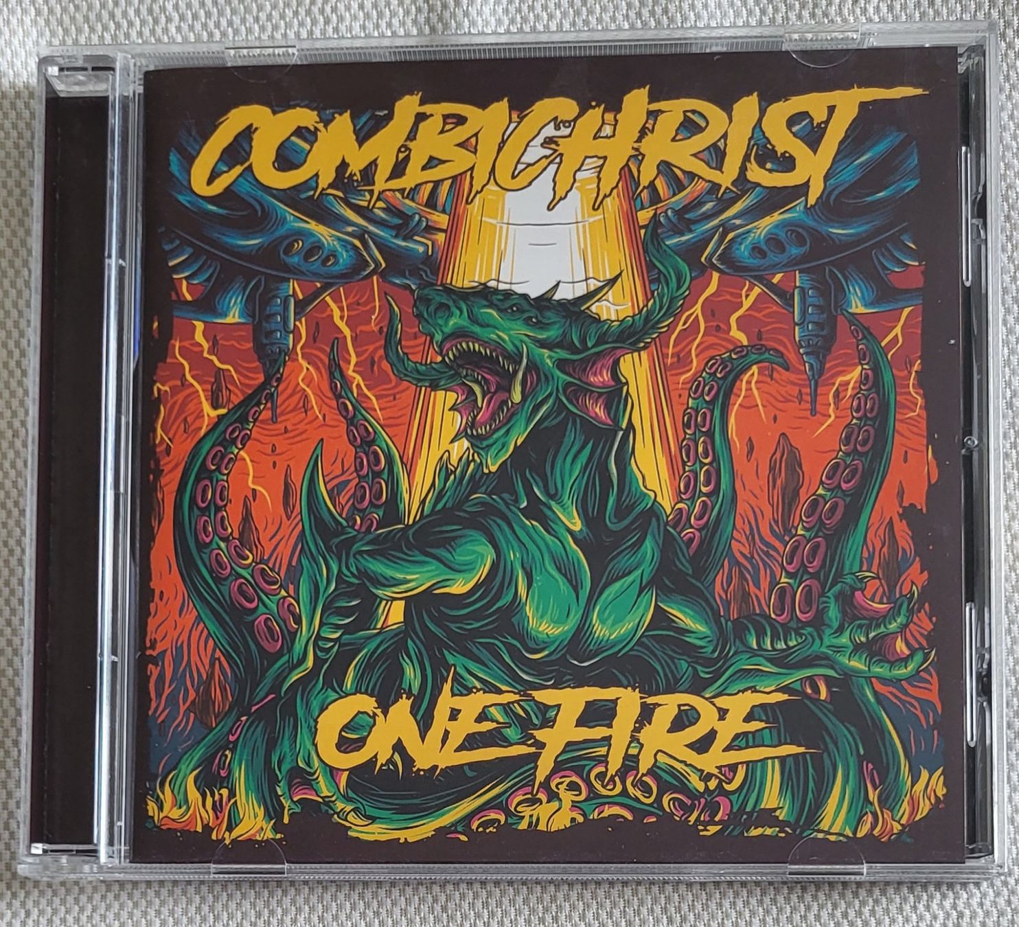 CD: Combichrist - One fire – Usato da Villars-sur-glane venduto da Epsilonhike