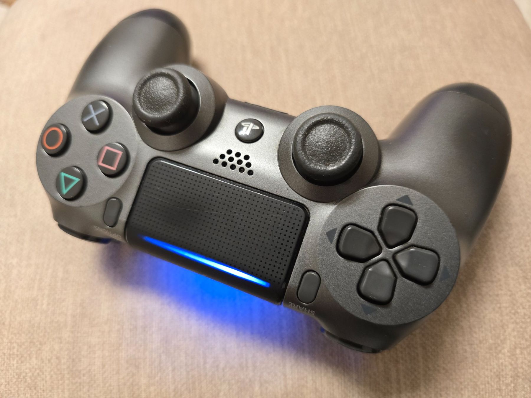Sony Manettes: ORIGINAL PS4 Controller – D'occasion à Basel par Zait