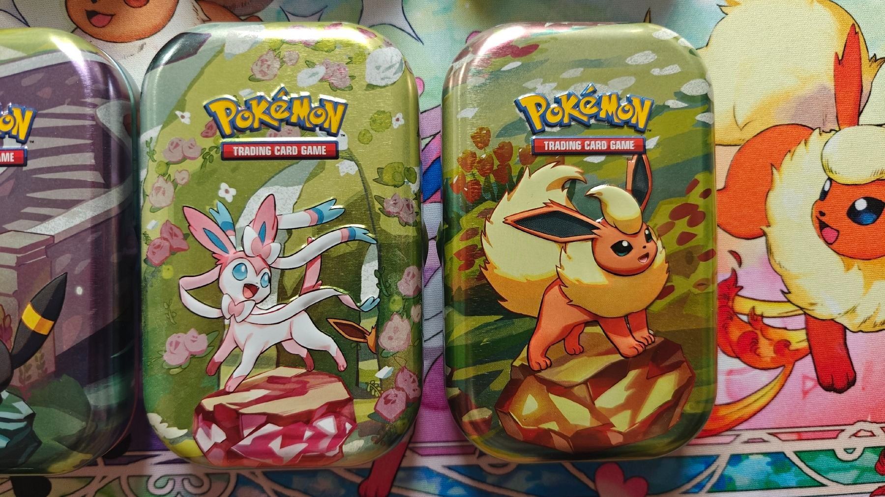Pokémon Carte collezionabili: Prismatic Evolutions Mini Tins Art Set - Leer/Empty – Usato da Beringen venduto da Gardosa 4