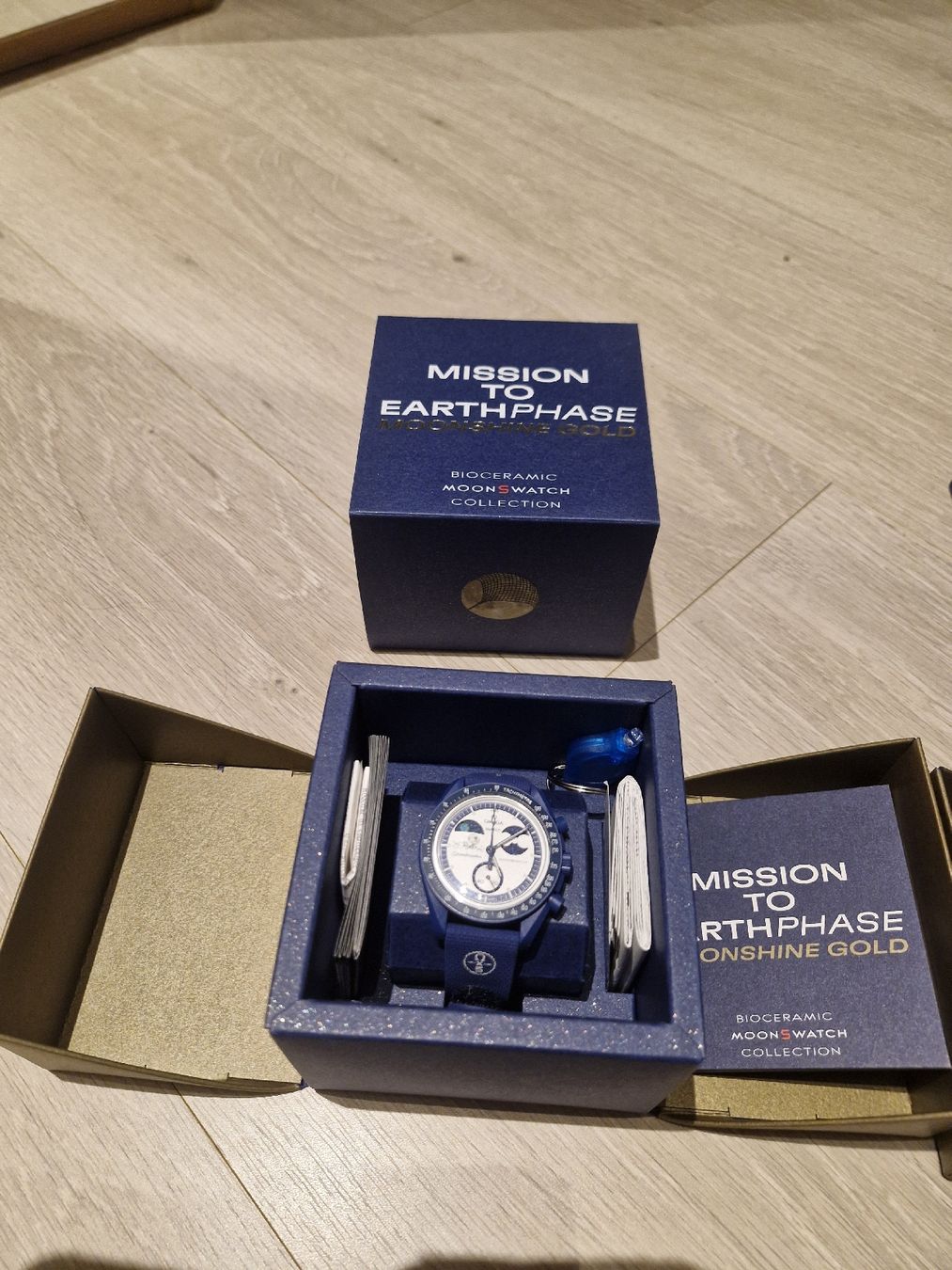 Swatch Orologi: Swatch Moonshine gold – Nuovo e nell'imballaggio originale da Chapelle sur Moudon venduto da bobbylatruffe 2
