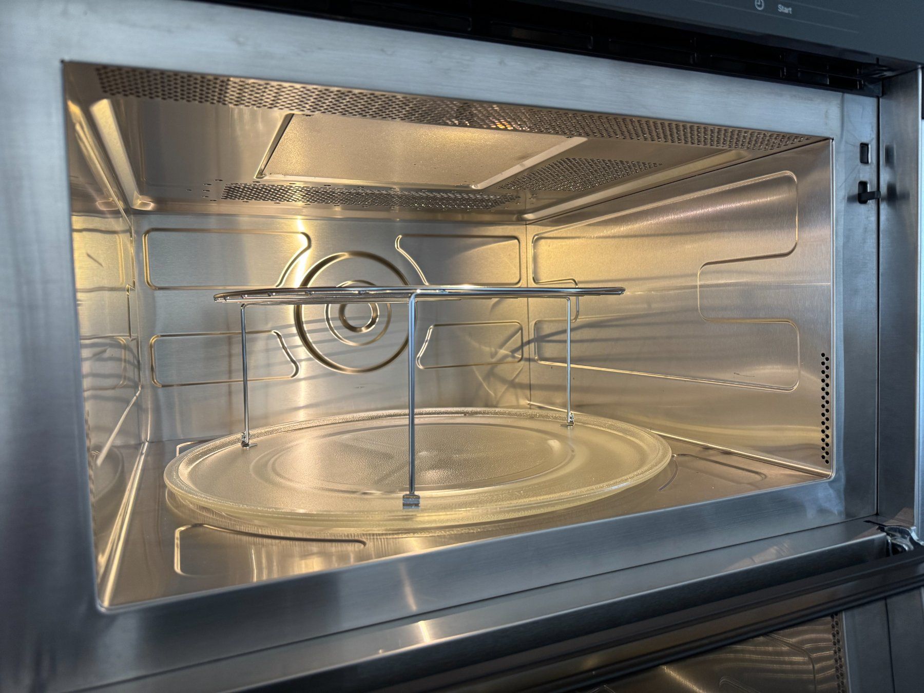 Miele Küchengeräte: MIELE Einbau Mikrowelle – Gebraucht aus Flums von Hrroland 1