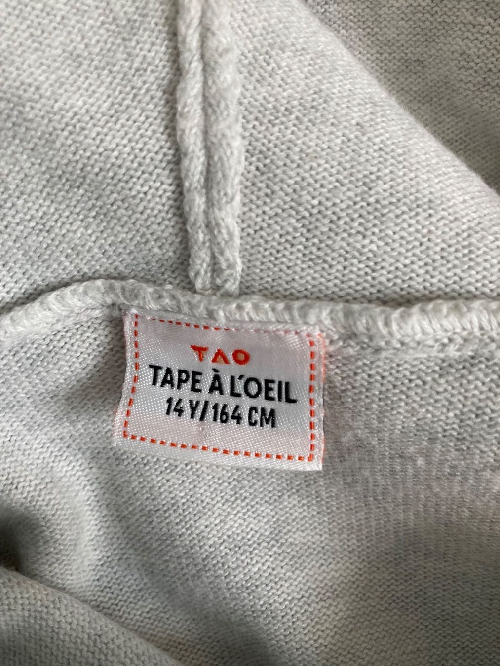 Maglioni & Felpe: Leichter Strickpullover mit Kaputze – Usato da Samedan venduto da chickenrun01 2
