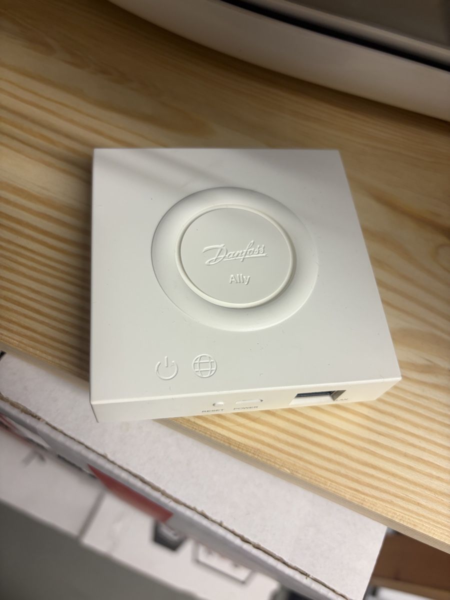 Danfoss Heizung: Danfoss Ally Hub  – Gebraucht aus Winterthur von Zuerichparis