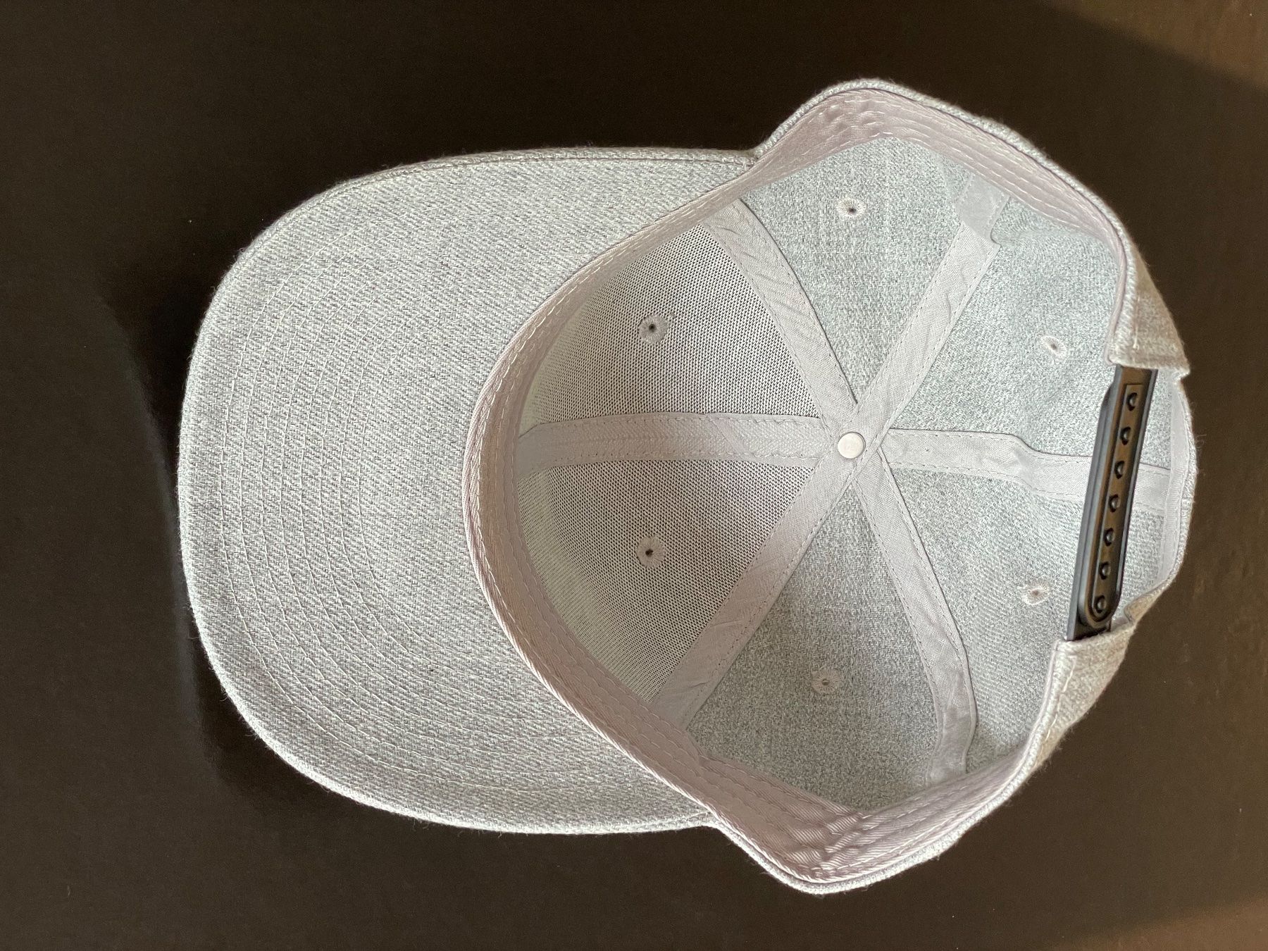 Copricapi, berretti & cappellini: Cap Kappe Sonnenhut Baseballcap – Usato da Klingnau venduto da Quasimondo 2