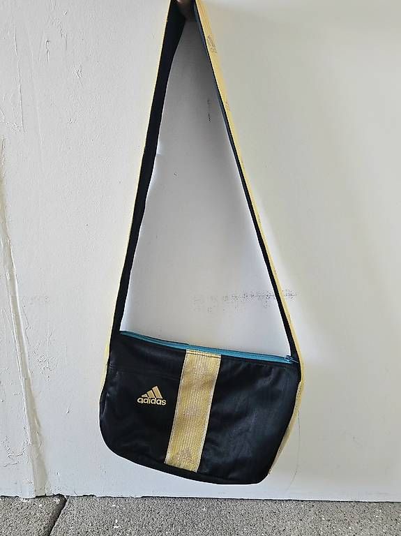 Taschen: Upcycled Crossbody Bag – Gebraucht aus Zürich von Auzem_naut 2