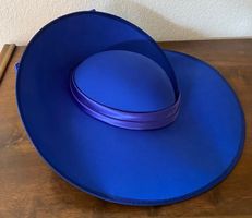 Eleganter Damenhut in der Farbe Königsblau / Stahlblau