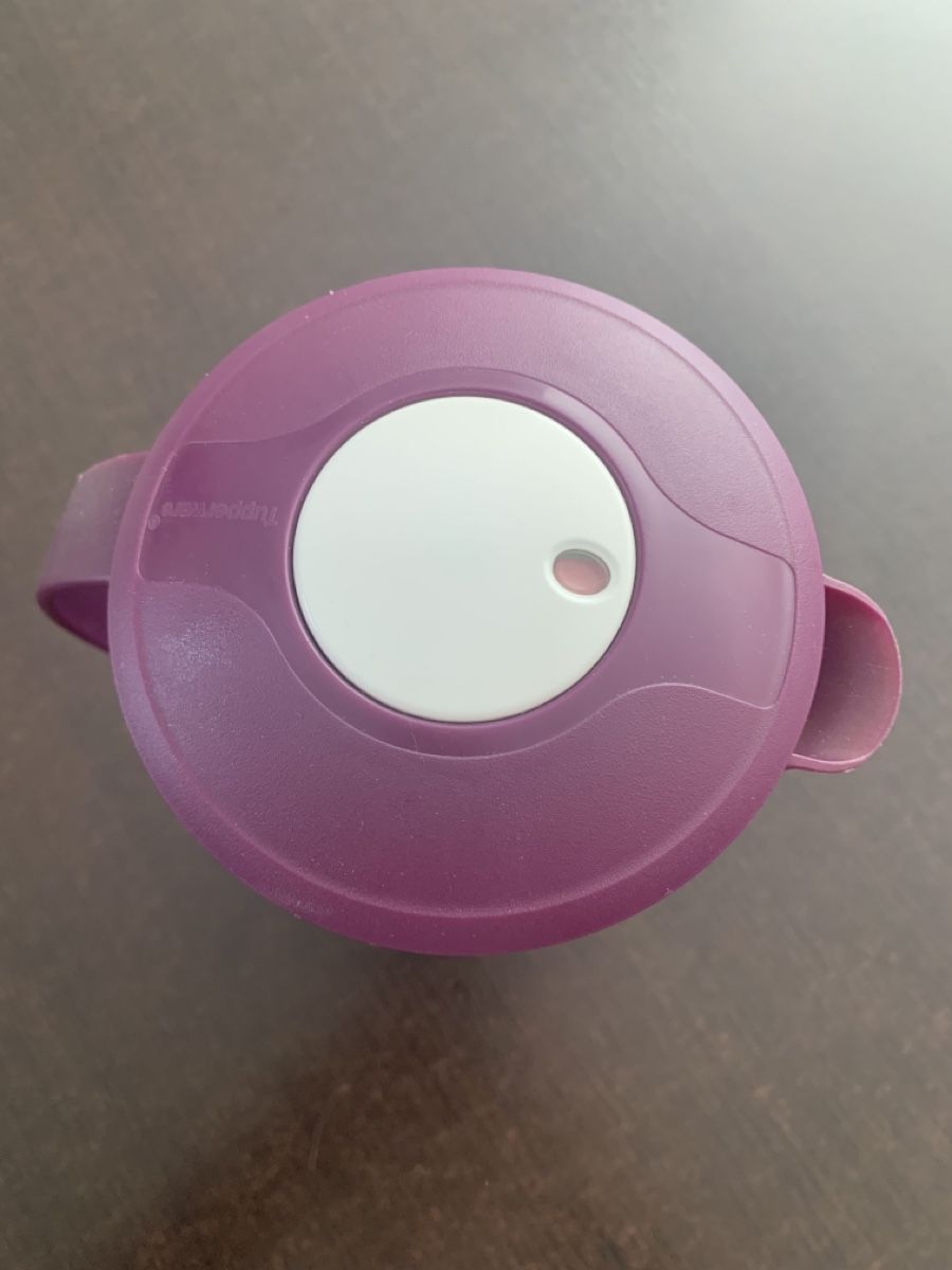 Tupperware Recipients et similaires: Thermos Tupperware 0,600ml – D'occasion à Domdidier par qatar1973 2