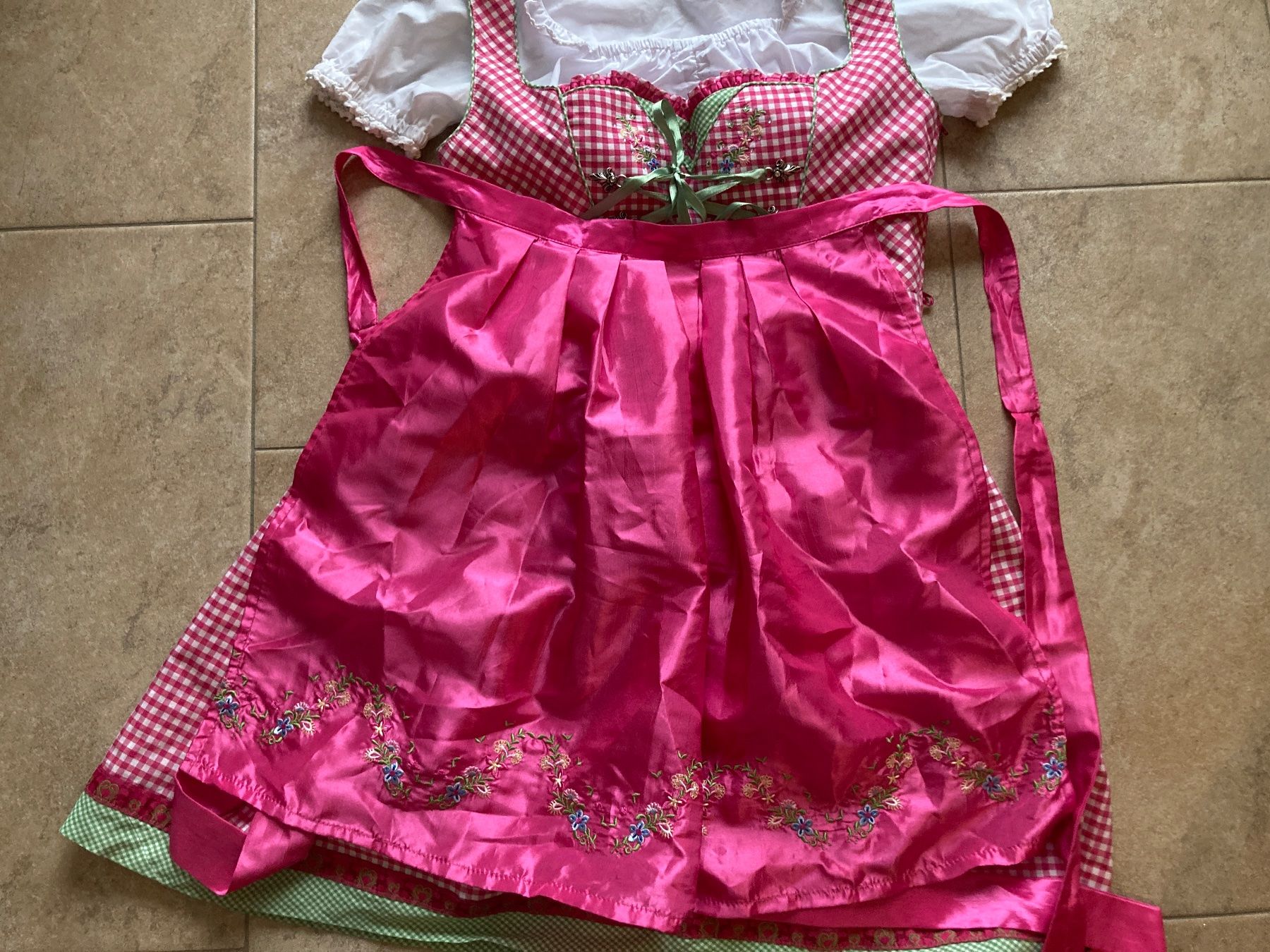 Costumi: Dirndl, Grösse 38/40, Marke Stockerpoint – Usato da Gelterkinden venduto da froggy80 4