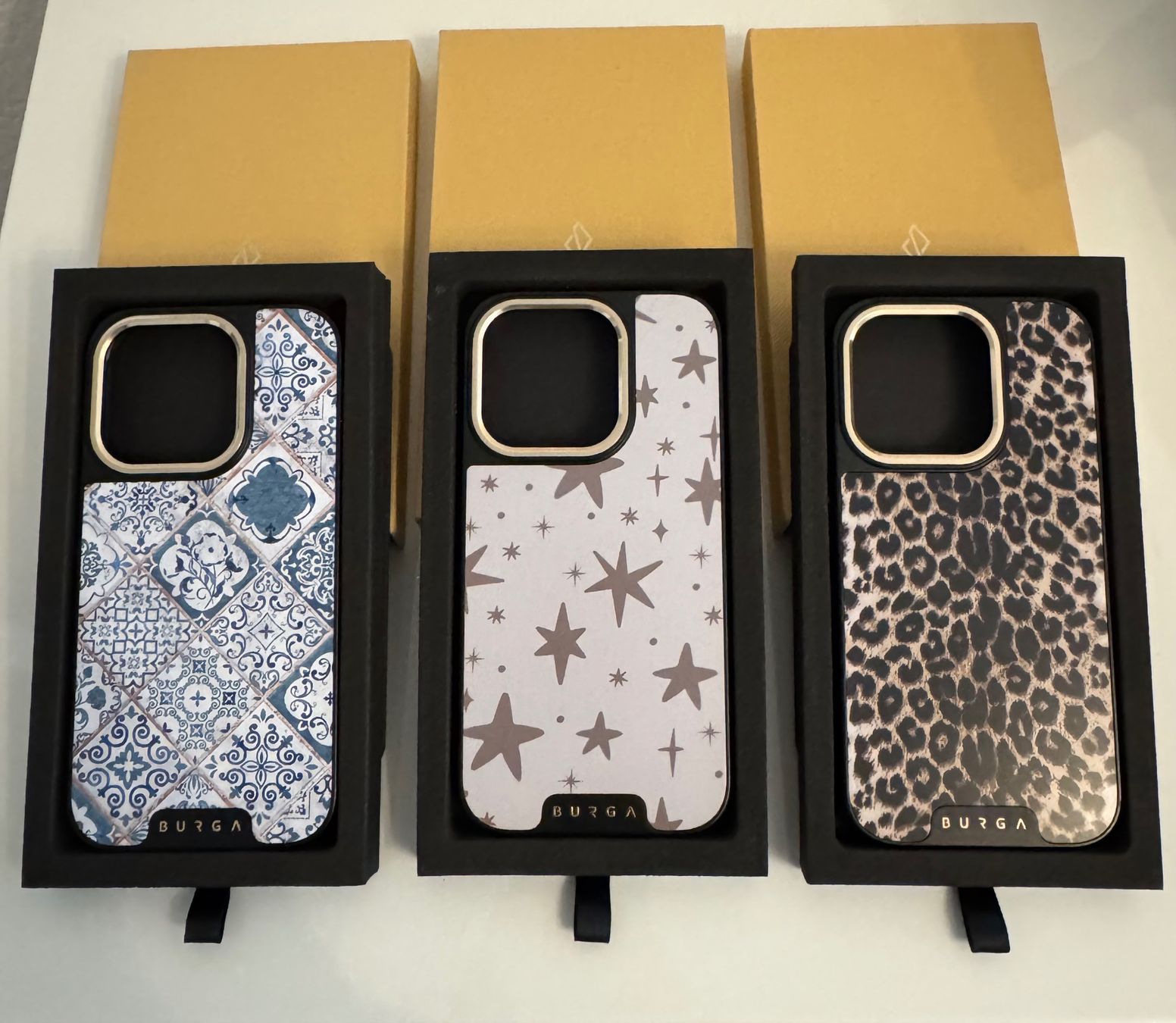 Cover & Protezioni schermo: BURGA ELITE Handyhülle iPhone 15 pro – Usato da Menziken venduto da a-m-y