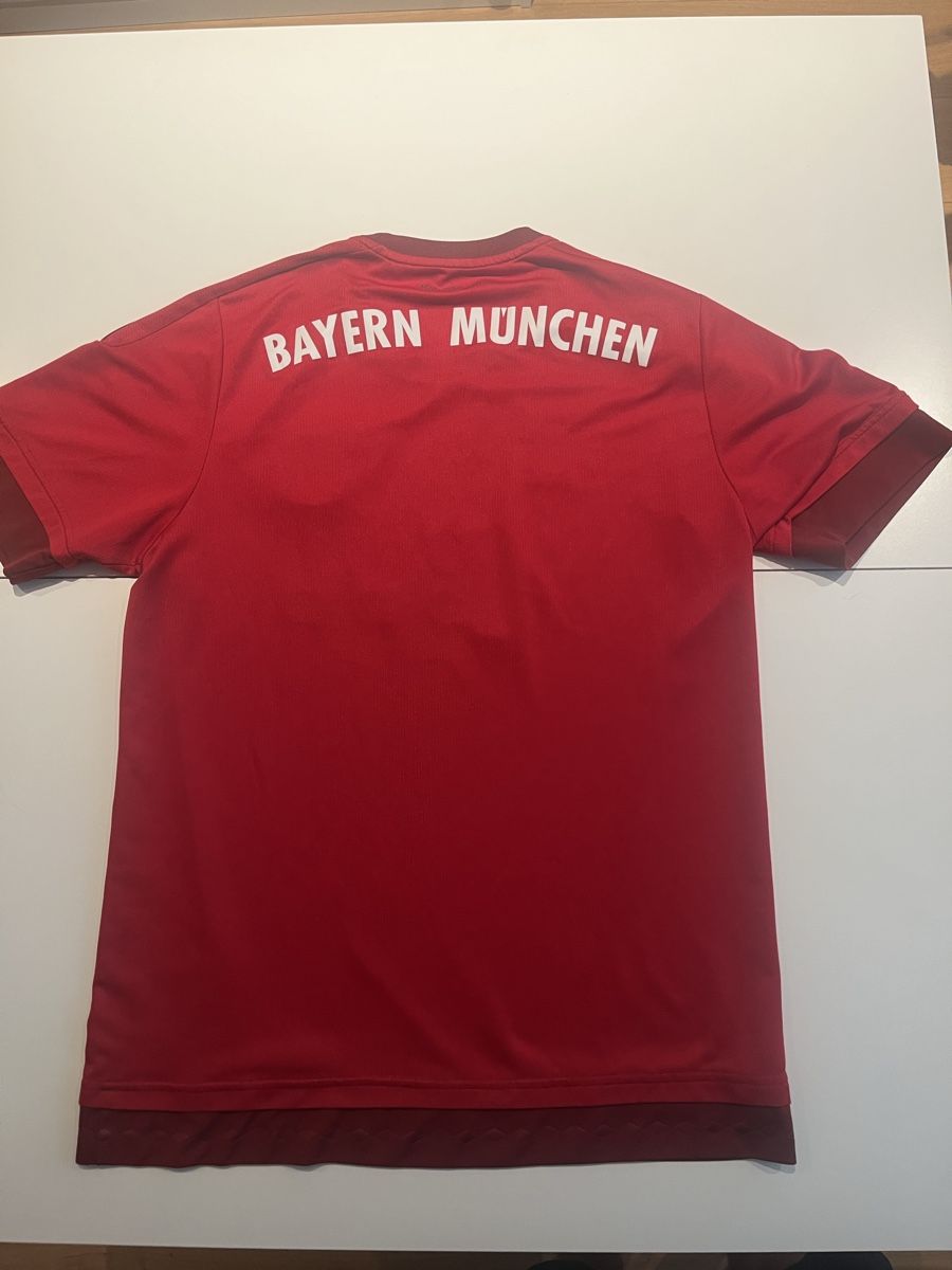 Adidas T-shirt: FC Bayern München Trikot 2015-16 – Usato da Nussbaumen AG venduto da damalone 1
