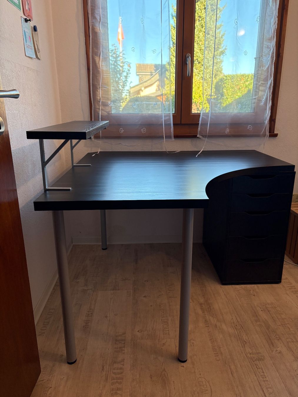 Schreibtische: Bureau pratique en angle pratique! – Gebraucht aus Echallens von ibo_mjr5