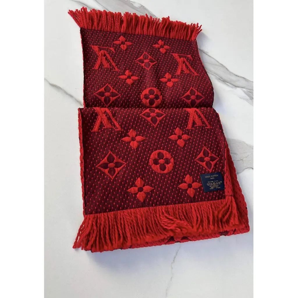 Louis Vuitton Foulards & écharpes: Louis Vuitton Schaal – Neuf (Voir description) à Zürich par zie_5nsb 1