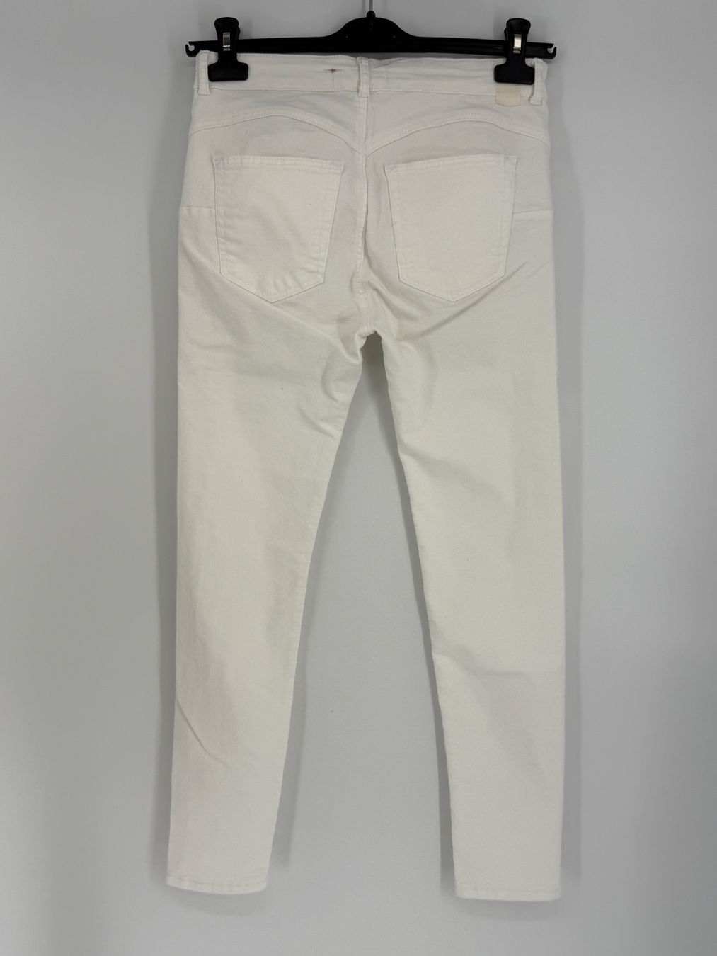 Pull&Bear Jeans: Weisse Jeans Gr. 38 von Pull&bear – Usato da Auenstein venduto da moin. 1