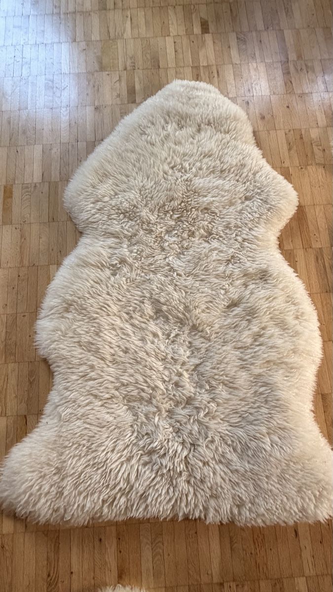 Tapis: 6 echte Schaffelle, cremweiss – D'occasion à Dübendorf par Scuba_gaby 5