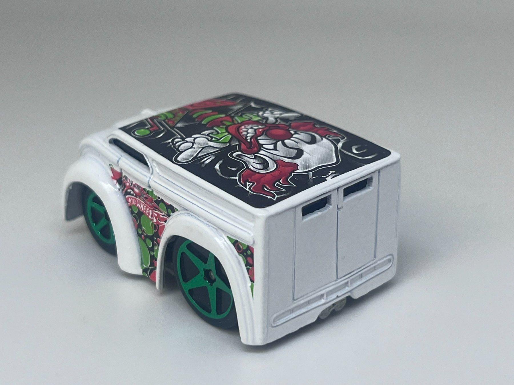 Hot Wheels Modellini d'auto: Hot Wheels Dairy Delivery #91 – Usato da Wildegg venduto da LaaBoutique 2