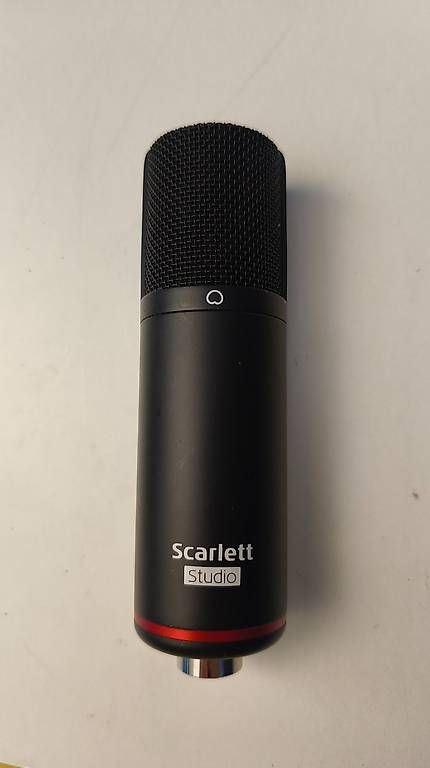 Microfoni: Scarlett condenser mic – Usato da Davesco-Soragno venduto da nicolomariani