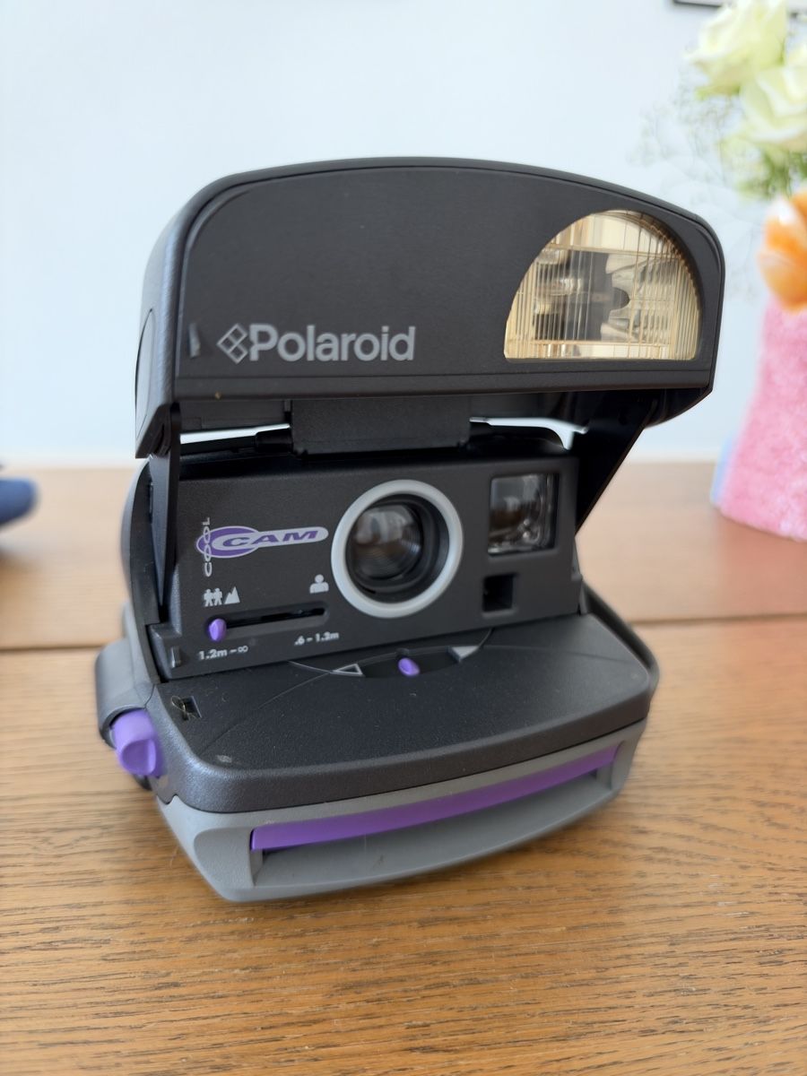 Polaroid Kamera: Polaroid Cool Cam 600 – Gebraucht aus Marly von lot_s7fx