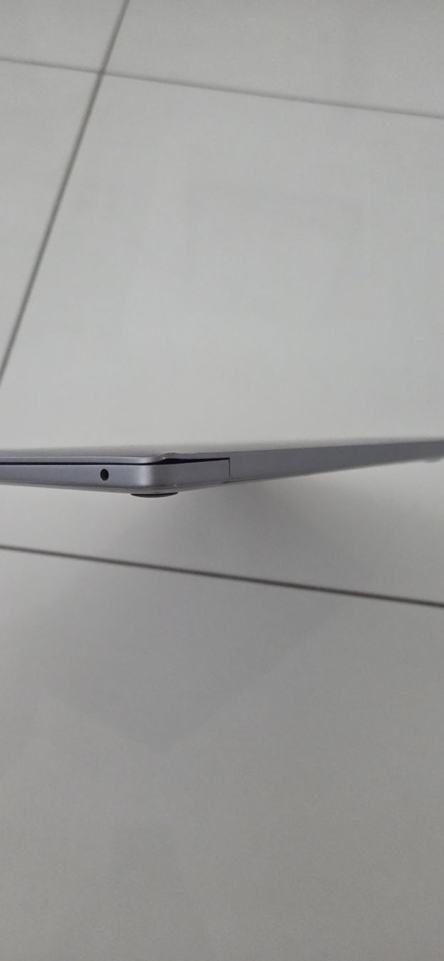 Apple Notebooks: MacBook Air – Gebraucht aus Regensdorf von red_9tdl 2