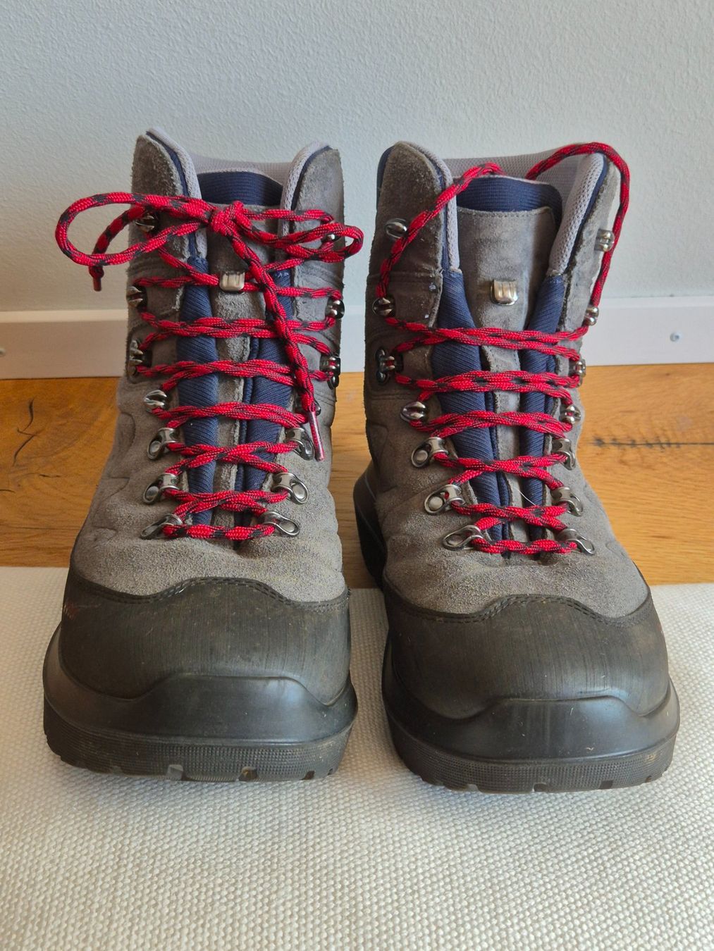 Kybun Scarpe da uomo: Bottes Kybun modèle Matterhorn taille 43 2/3 – Usato da Ballaigues venduto da Akevit