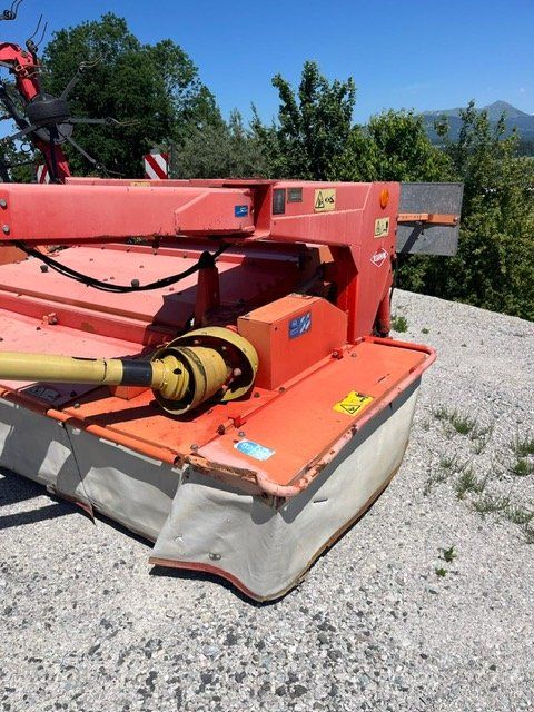 Tutte le macchine: Faucheuse trainée Kuhn FC250G – Usato da Les Thioleyres venduto da Samitrac 2