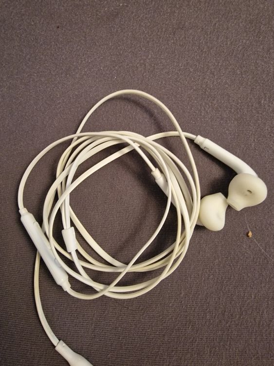 Samsung Kopfhörer: Samsung In-Ear Kopfhörer weiss günstig zu verkaufen – Gebraucht aus Wil SG von namaki 1