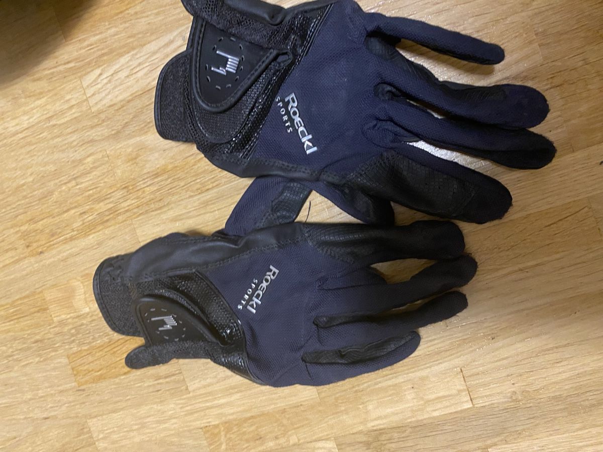 Lotti di vestiti: Reit Helm und Handschuhe – Nuovo e nell'imballaggio originale da Oftringen venduto da mercedes019 5