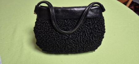 Omas Handtasche für den Winter (Leder/Persianer)