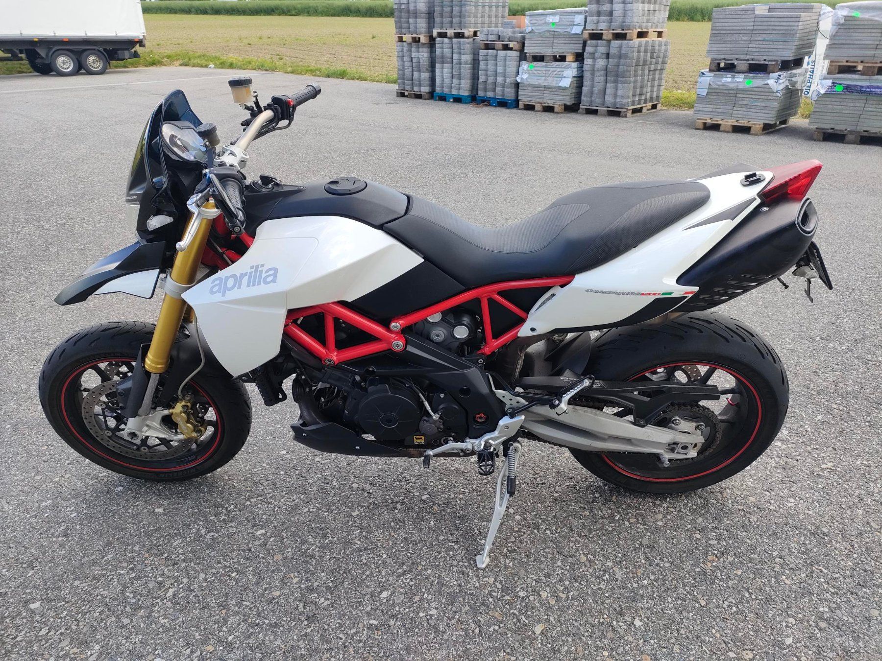Aprilia Route: Aprilia Dorsoduro 1200 – D'occasion à Dagmersellen par Priapos66