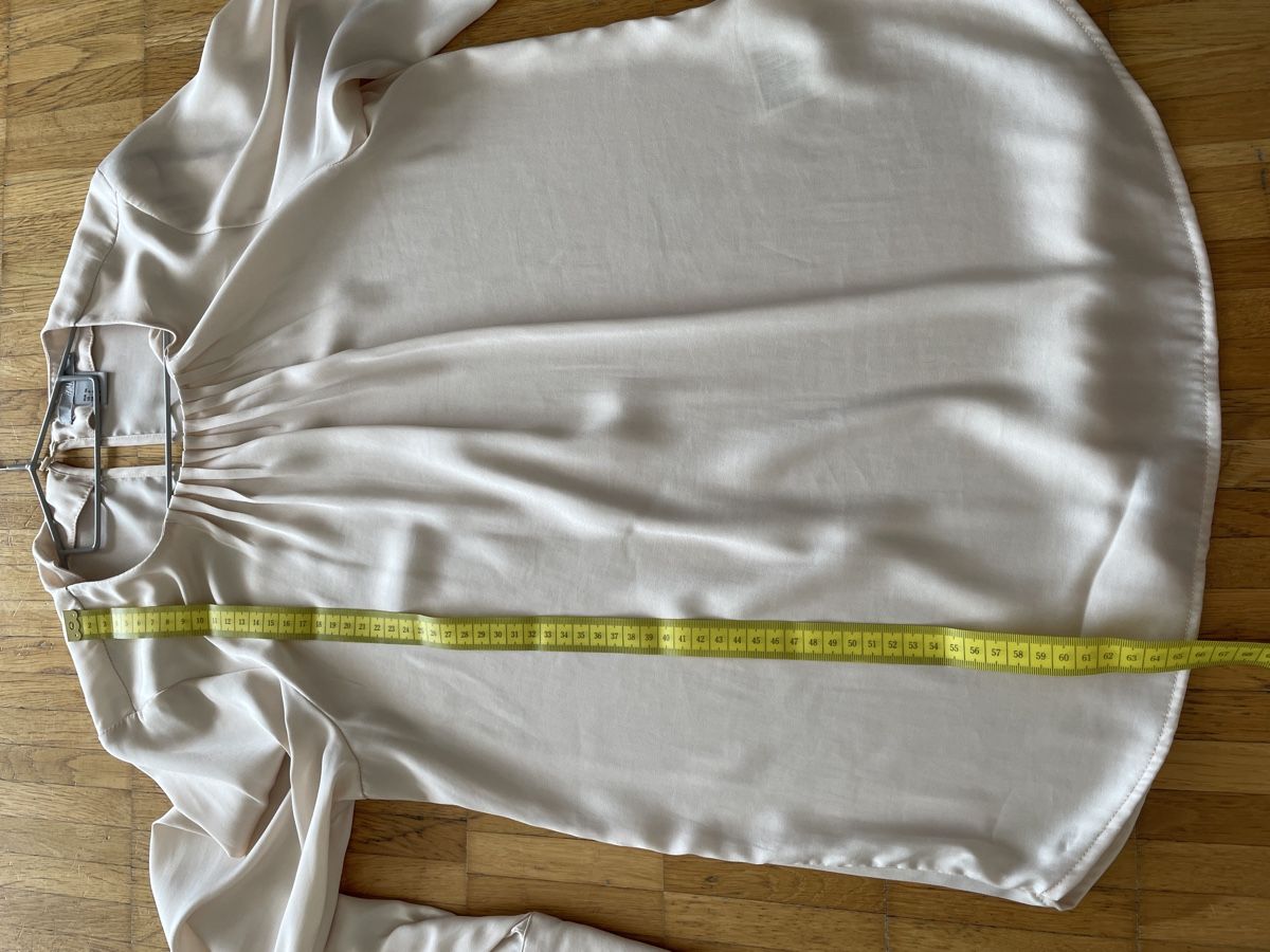 H&M Chemisiers: Blouse H&M cream m size 36 – D'occasion à Neuchatel par shi_9fzw 5