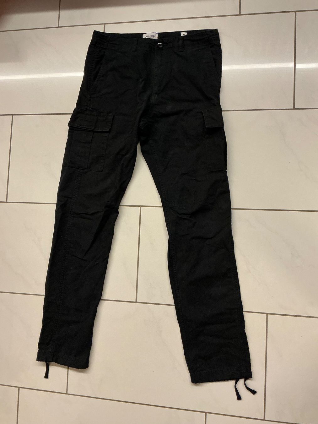 Jack & Jones Pantaloni: Gebrauchte Cargo Hose Gr.31/34 Jack Jones – Usato da Biel-Benken BL venduto da Sahra1