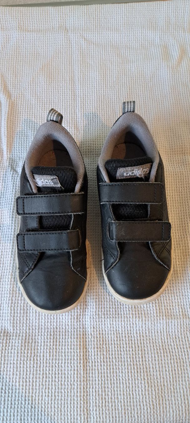 Adidas Scarpe da uomo: Adidas Sneakers. Grösse 27 – Usato da Hinterkappelen venduto da Anbal