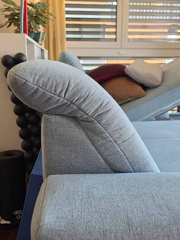 Sofas: Polstergruppe mit Bettsofa- hellgrau-blau stilvoll gemütlich – D'occasion à Steckborn par ajg_y9wb 2