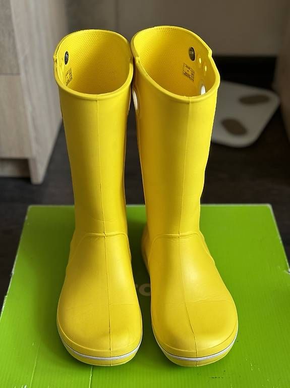 Scarpe per ragazzi: Crocs Gummistiefel – Usato da Bürglen UR venduto da VKorchynskyi