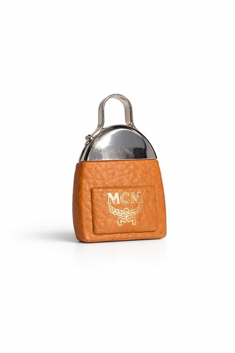 Mcm Parfum & Eau de Toilette: Miniature parfum sac à dos MCM 7ml – Neu (gemäss Beschreibung) aus Villars-sur-Glâne von maeva_polesports
