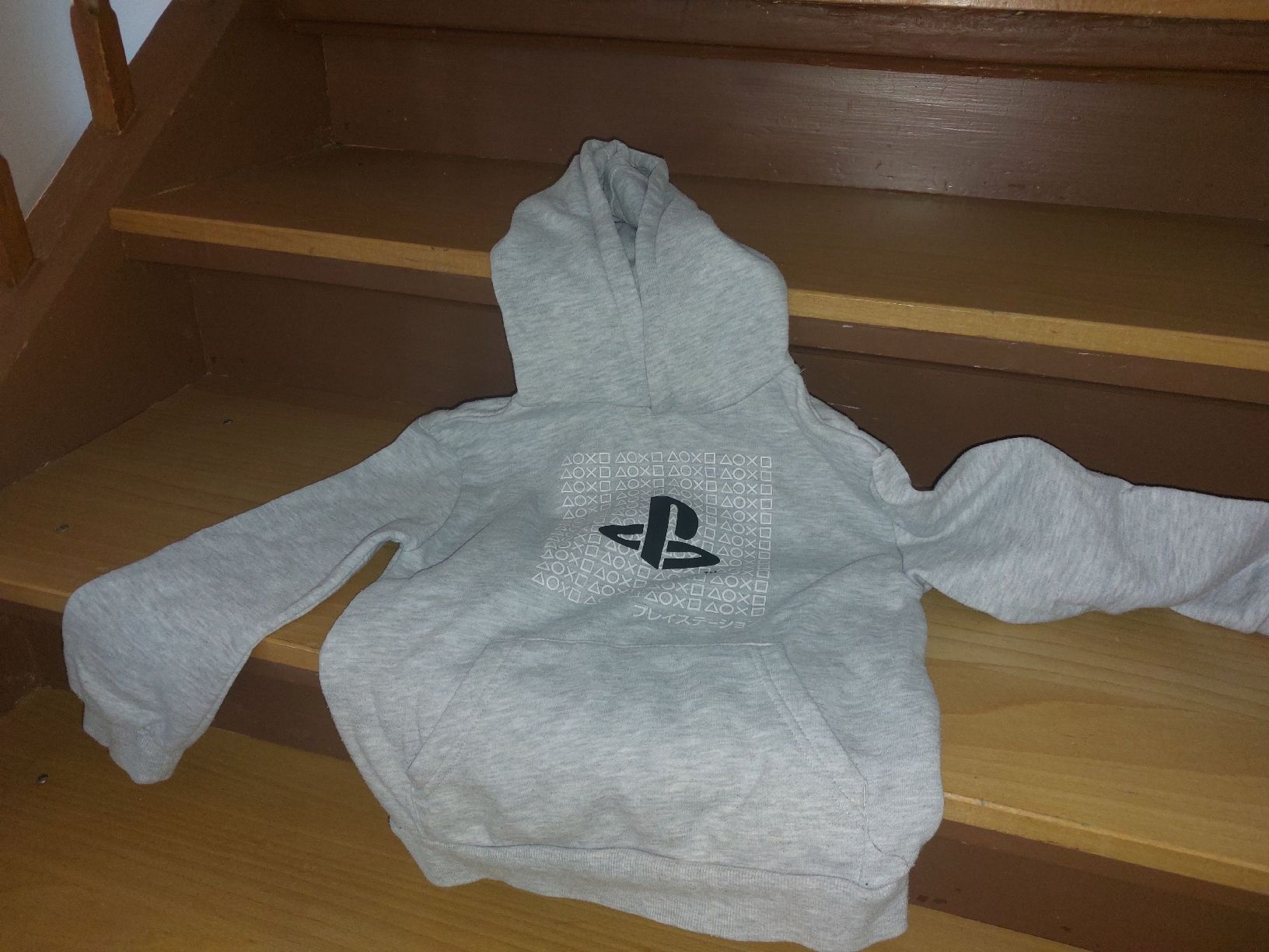 Maglioni & Felpe: Playstation Pullover, Grösse 122 – Usato da Burgdorf venduto da JanineJungo