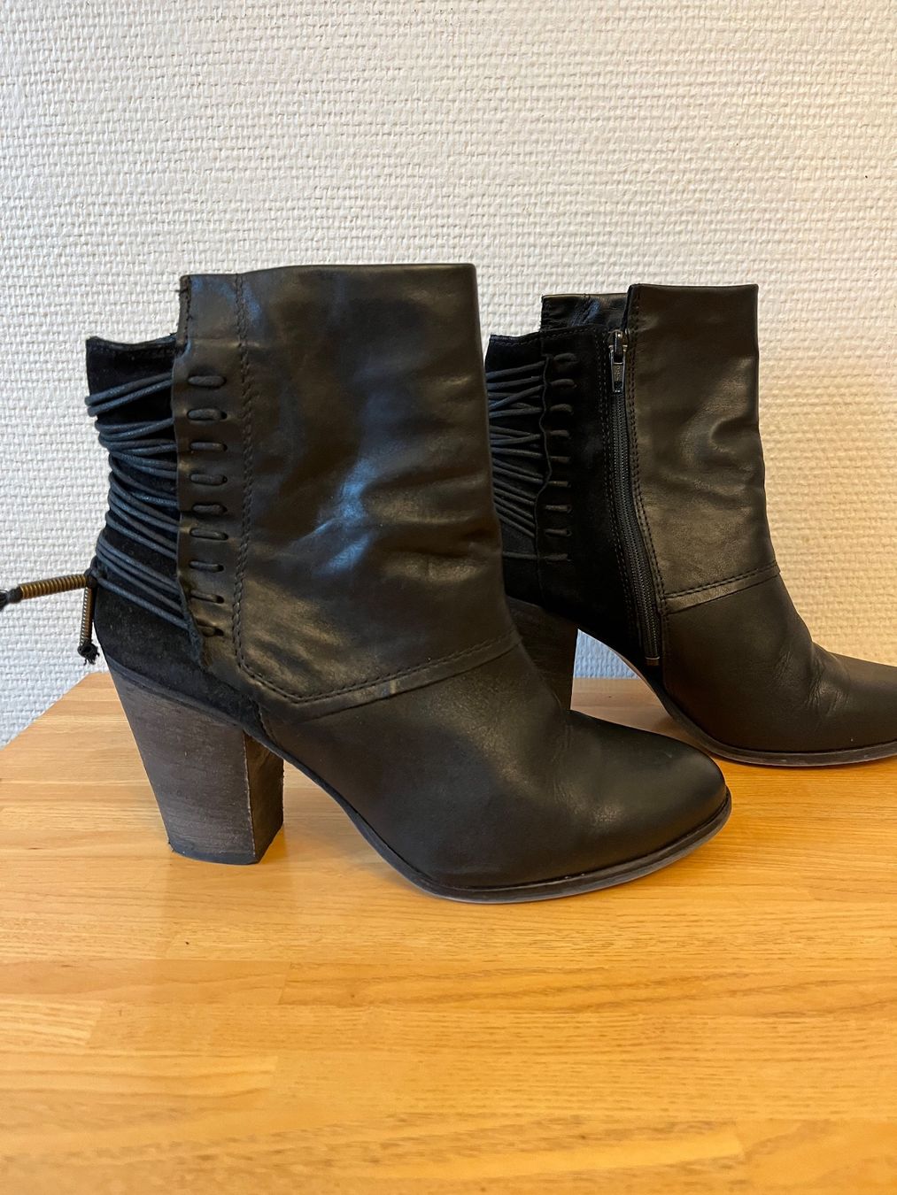 Scarpe da donna: Stiefeletten Gr.40 – Usato da Basel venduto da Bibi_Basel