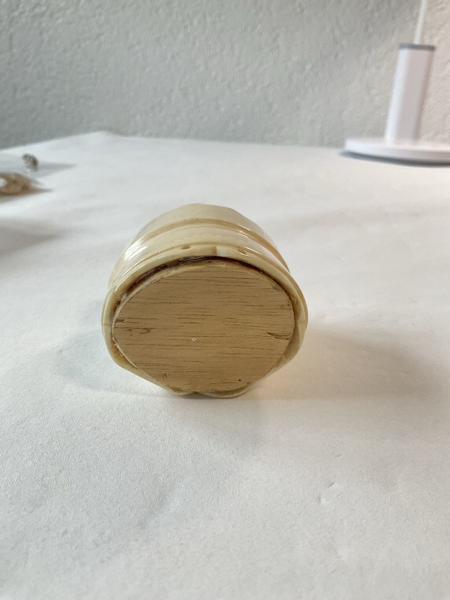 Schalen: Petit pot, sculpté  – Gebraucht aus Malleray von Robot12 4