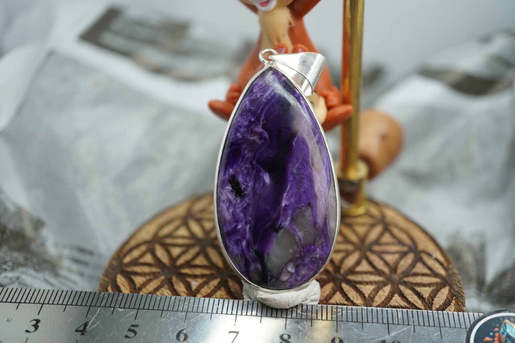 Minerali & Pietre curative: Charoit Top  Anhänger     ab  10.-   Auktion – Nuovo e nell'imballaggio originale da Eschenbach SG venduto da topstone 2