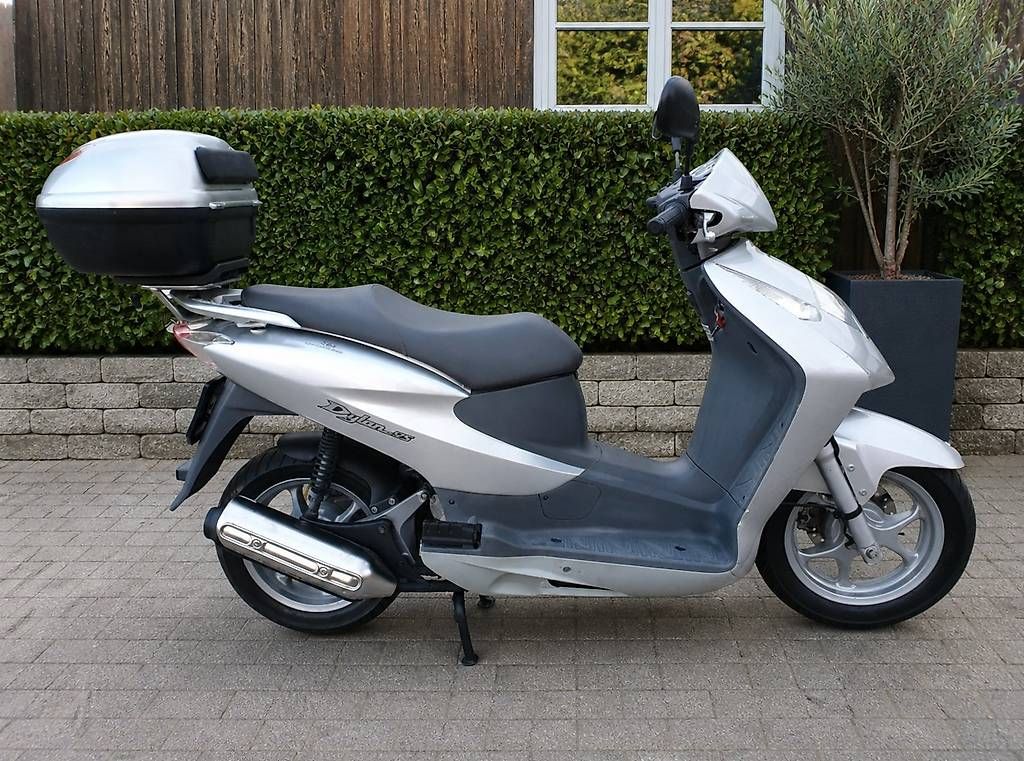 Scooters: Honda Dylan SES 125 – Gebraucht aus Jona von Pascal064 2