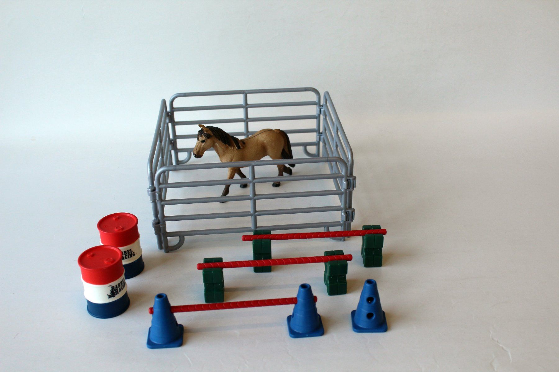 Schleich Giocattoli: SCHLEICH - Pferd mit Zubehör – Usato da Roggwil BE venduto da Hemhem 1